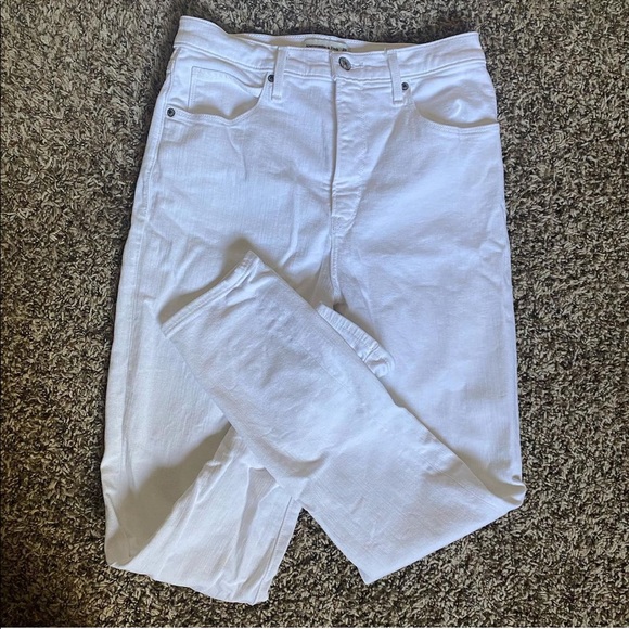 NWOT Abercrombie and Fitch White Jeans - Picture 2 of 3